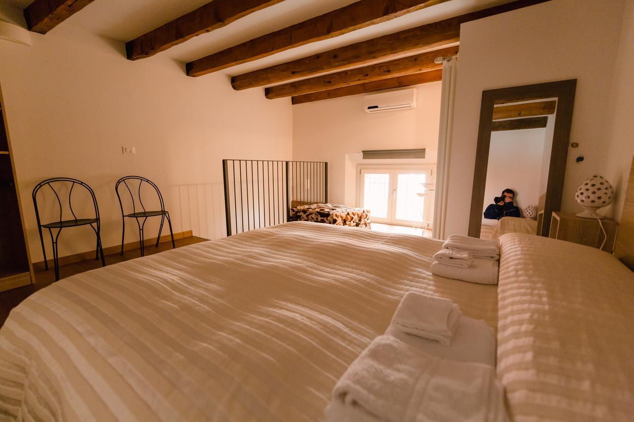 Historical And Luxury Apartment Болонья Екстер'єр фото